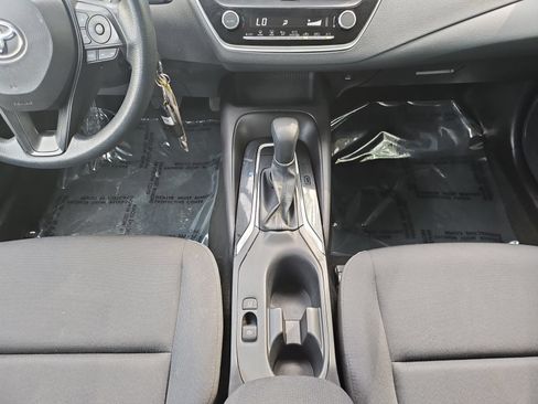Used 2025 Toyota Corolla LE FWD image 31
