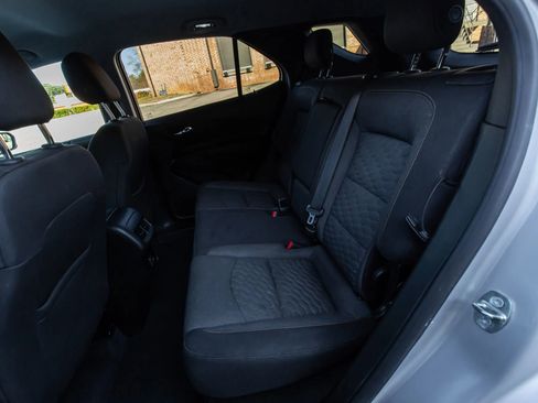 Used 2019 Chevrolet Equinox LT image 23