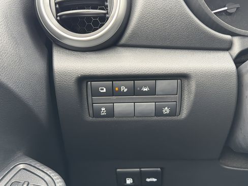 Used 2025 Nissan Versa S w/ Trunk Package image 22