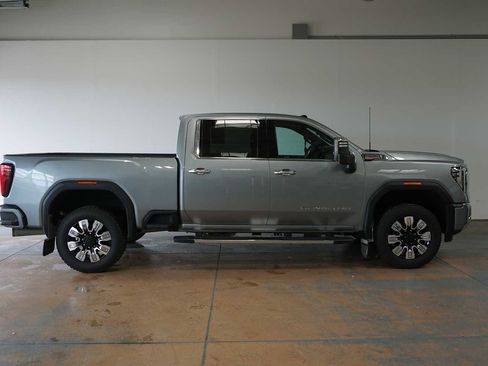 Certified 2024 GMC Sierra 3500 Denali w/ Denali Reserve Package image 6