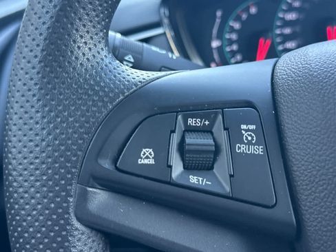 Used 2020 Chevrolet Trax LT AWD/4WD image 24