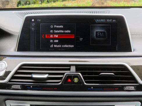 Used 2019 BMW 750i xDrive w/ Executive Package image 26