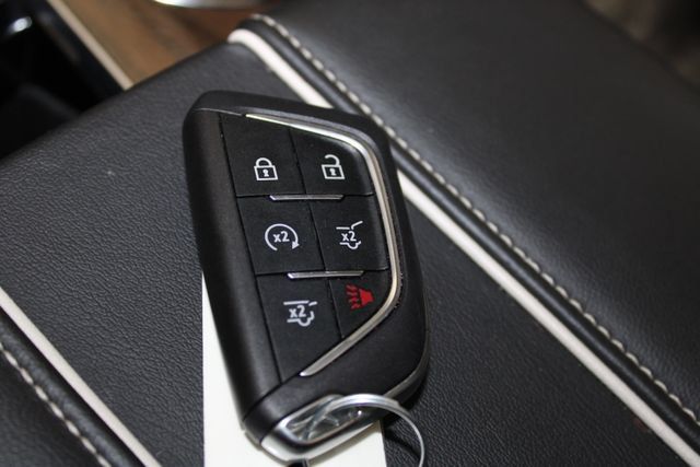 Used 2025 Cadillac Escalade Sport Platinum w/ LPO, Floor Liner Package AWD/4WD image 18