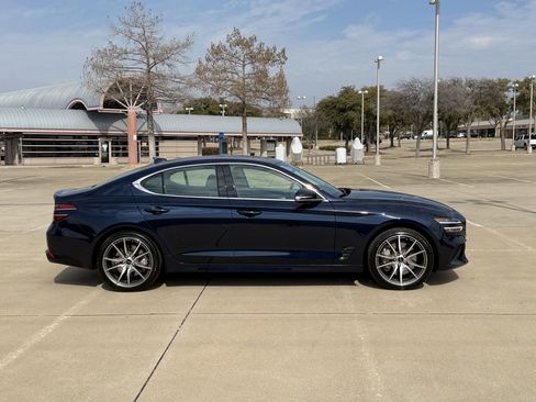 Used 2026 Genesis G70 2.5T image 8