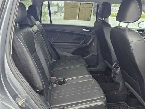 Used 2022 Volkswagen Tiguan SE AWD/4WD image 12