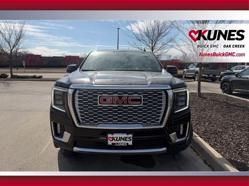 Used 2023 GMC Yukon XL Denali w/ Denali Reserve Package image 4
