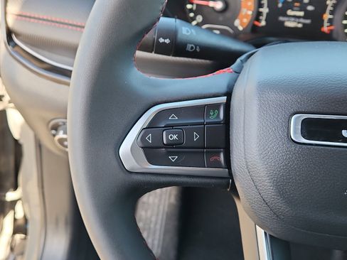 Used 2024 Jeep Compass Trailhawk image 16