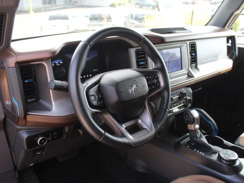 Used 2023 Ford Bronco Outer Banks AWD/4WD image 14