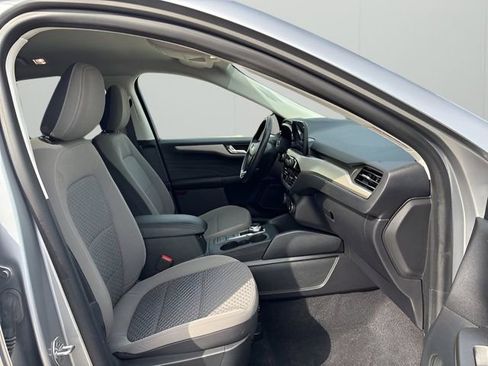 Used 2021 Ford Escape SE w/ SE Sport Appearance Package image 24