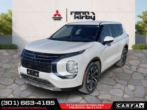 Used 2022 Mitsubishi Outlander SE image 10