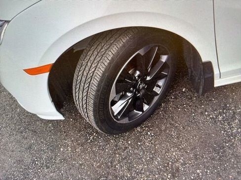 Used 2022 Honda Odyssey Elite image 16