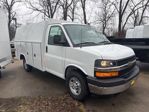 New 2025 Chevrolet Express 3500 w/ Power Convenience Package RWD image 3