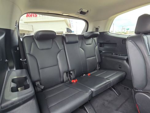 Used 2025 Kia Telluride S FWD image 28