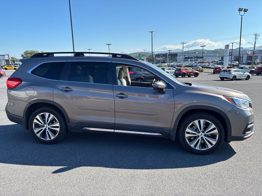 Used 2022 Subaru Ascent Limited AWD/4WD image 5