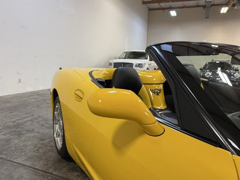 Used 2002 Chevrolet Corvette Convertible w/ Preferred Equipment Group2 RWD image 32