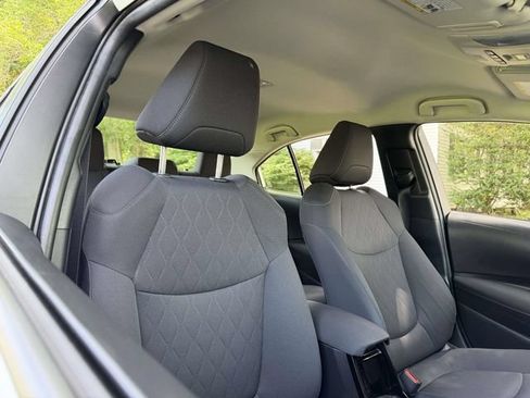 Used 2021 Toyota Corolla LE FWD image 11