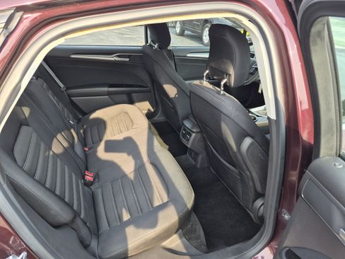 Used 2013 Ford Fusion SE FWD image 12