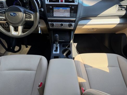 Used 2017 Subaru Outback 2.5i Premium AWD/4WD image 19