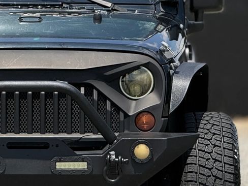 Used 2013 Jeep Wrangler Sport AWD/4WD image 12