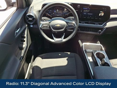 Used 2025 Chevrolet Equinox LT AWD/4WD image 3