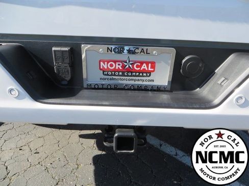 Used 2025 GMC Sierra 1500 AT4 image 13