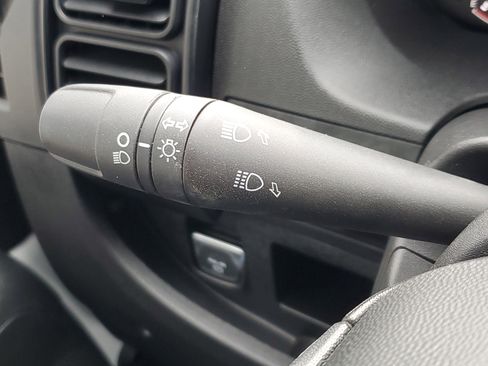 Used 2025 RAM ProMaster 2500 w/ Convenience Group image 11