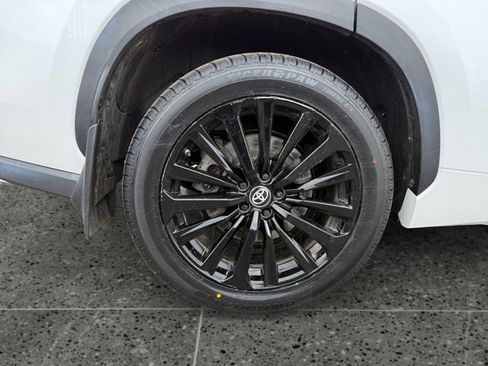 Certified 2024 Toyota Highlander XSE image 14