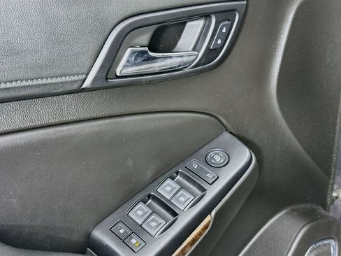 Used 2018 Chevrolet Suburban LS AWD/4WD image 19