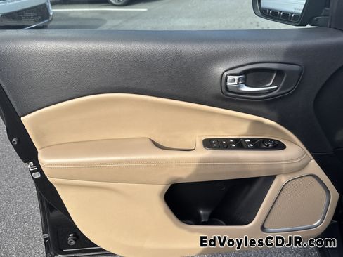 Used 2018 Jeep Compass Sport w/ Tech Group image 12