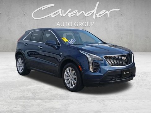 Used 2021 Cadillac XT4 Luxury w/ Cold Weather Package FWD image 2