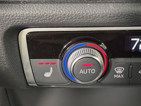 Certified 2025 Audi Q3 2.0T Premium image 24