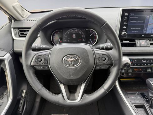 Used 2019 Toyota RAV4 Limited FWD image 22