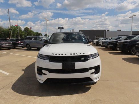 Used 2025 Land Rover Range Rover Sport Dynamic SE AWD/4WD image 4