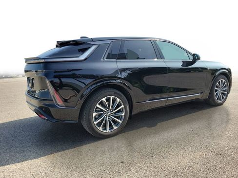 Used 2024 Cadillac Lyriq Sport w/ LPO, Floor Liner Package AWD/4WD image 4