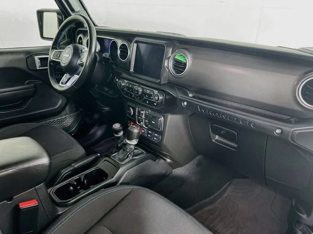 Used 2023 Jeep Wrangler Unlimited Rubicon 4xe w/ Cold Weather Group AWD/4WD image 28