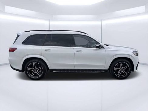 Used 2025 Mercedes-Benz GLS 450 4MATIC w/ Pinnacle Trim Package image 2