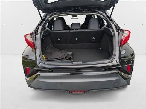 Used 2022 Toyota C-HR Limited image 7