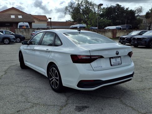 Used 2023 Volkswagen Jetta Sport image 5
