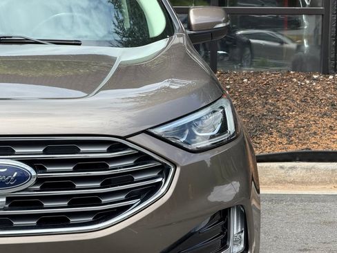 Used 2019 Ford Edge Titanium w/ Equipment Group 301A FWD image 5