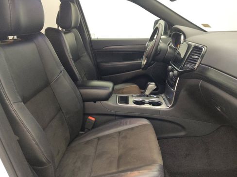 Used 2019 Jeep Grand Cherokee Altitude RWD image 21