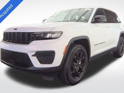Used 2025 Jeep Grand Cherokee Altitude