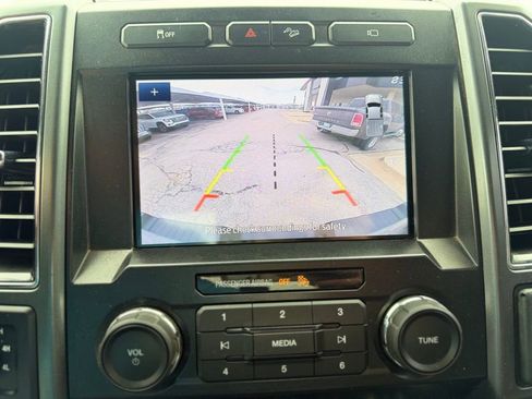 Used 2022 Ford F250 XLT w/ XLT Premium Package AWD/4WD image 14