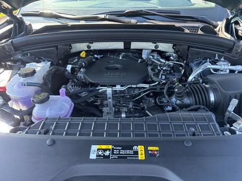 New 2026 Jeep Grand Cherokee L Limited AWD/4WD image 17