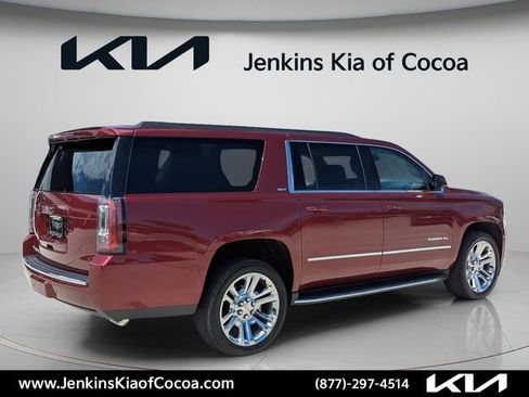 Used 2019 GMC Yukon XL SLT w/ Premium Edition RWD image 3