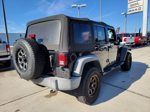 Used 2016 Jeep Wrangler Unlimited Sport w/ Quick Order Package 24S AWD/4WD image 3