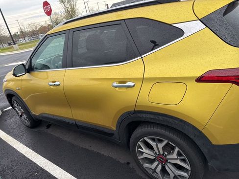 Used 2021 Kia Seltos SX w/ SX Sunroof Package image 6
