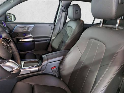 Used 2025 Mercedes-Benz GLB 250 image 15