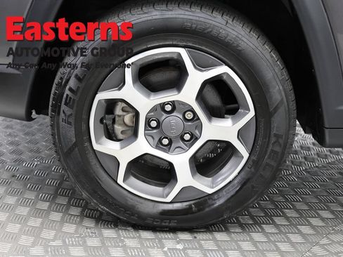 Used 2022 Jeep Compass Trailhawk w/ Trailhawk Convenience Group AWD/4WD image 33