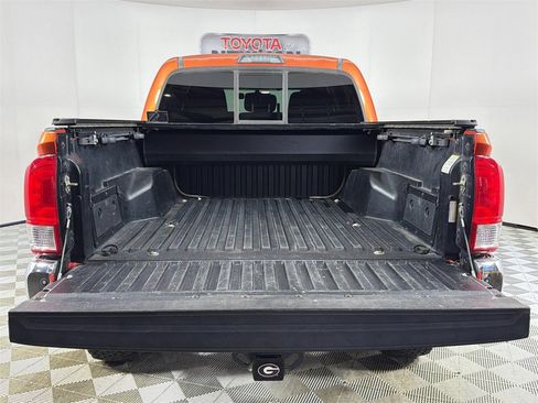 Used 2017 Toyota Tacoma SR5 w/ Tow Package image 18
