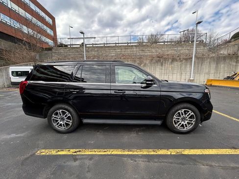 Used 2025 Ford Expedition Active AWD/4WD image 11